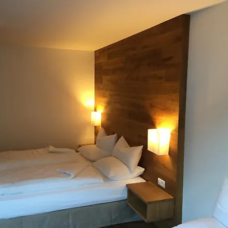 Hotel Cafe Schatz 3*