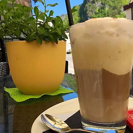 ホテル Cafe Schatz